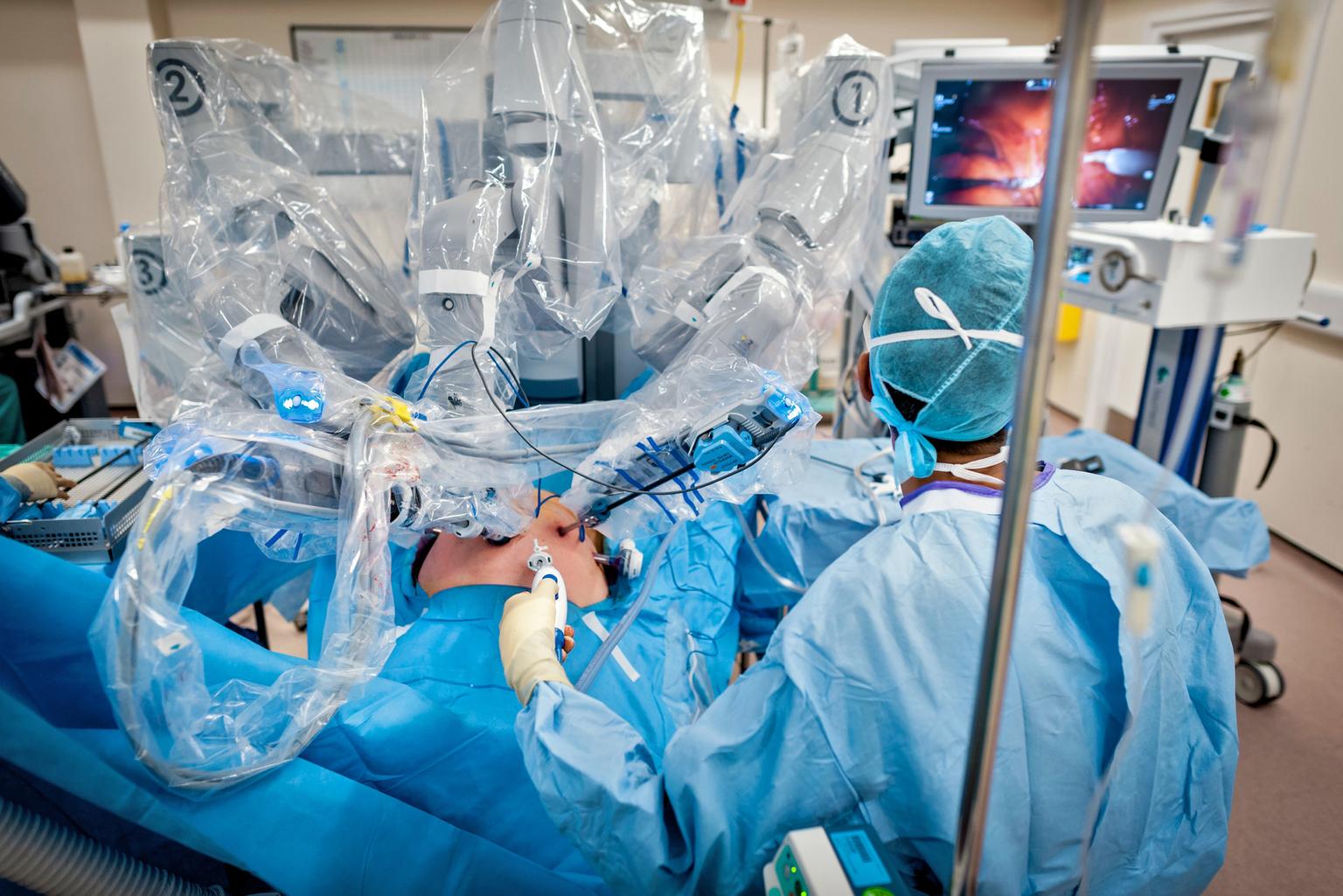 Robotic Cancer Surgery